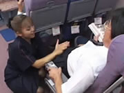 日本空中乘務員貼心回味口愛服務