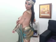 埃及高顏值豪乳女在網絡直播秀身材